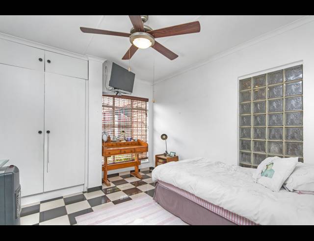 3 BEDROOM FREEHOLD FOR SALE IN PAULSHOF